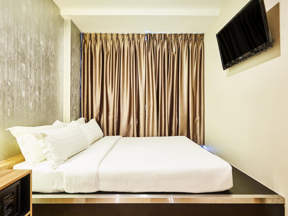 Ibis Budget Singapore West Coast 42/63