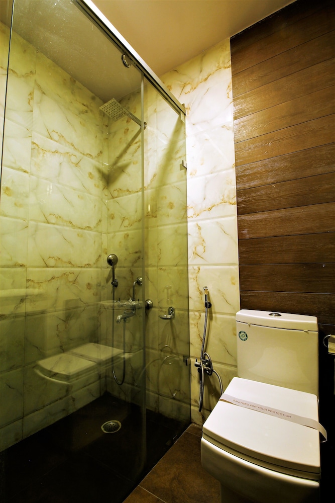 Welcome Hotel At Srinagar 48/50