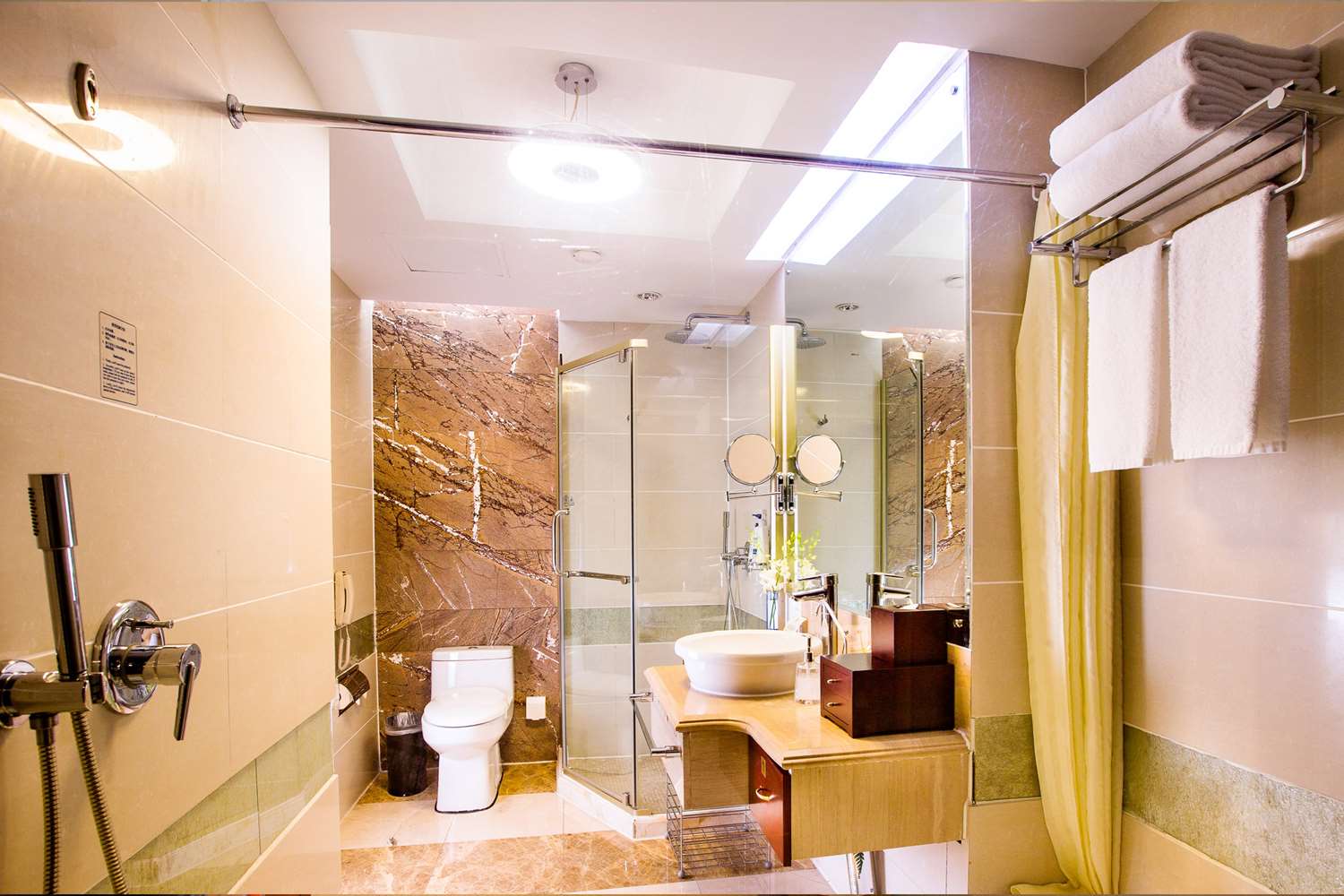 Ocean Hotel Yiwu 26/28
