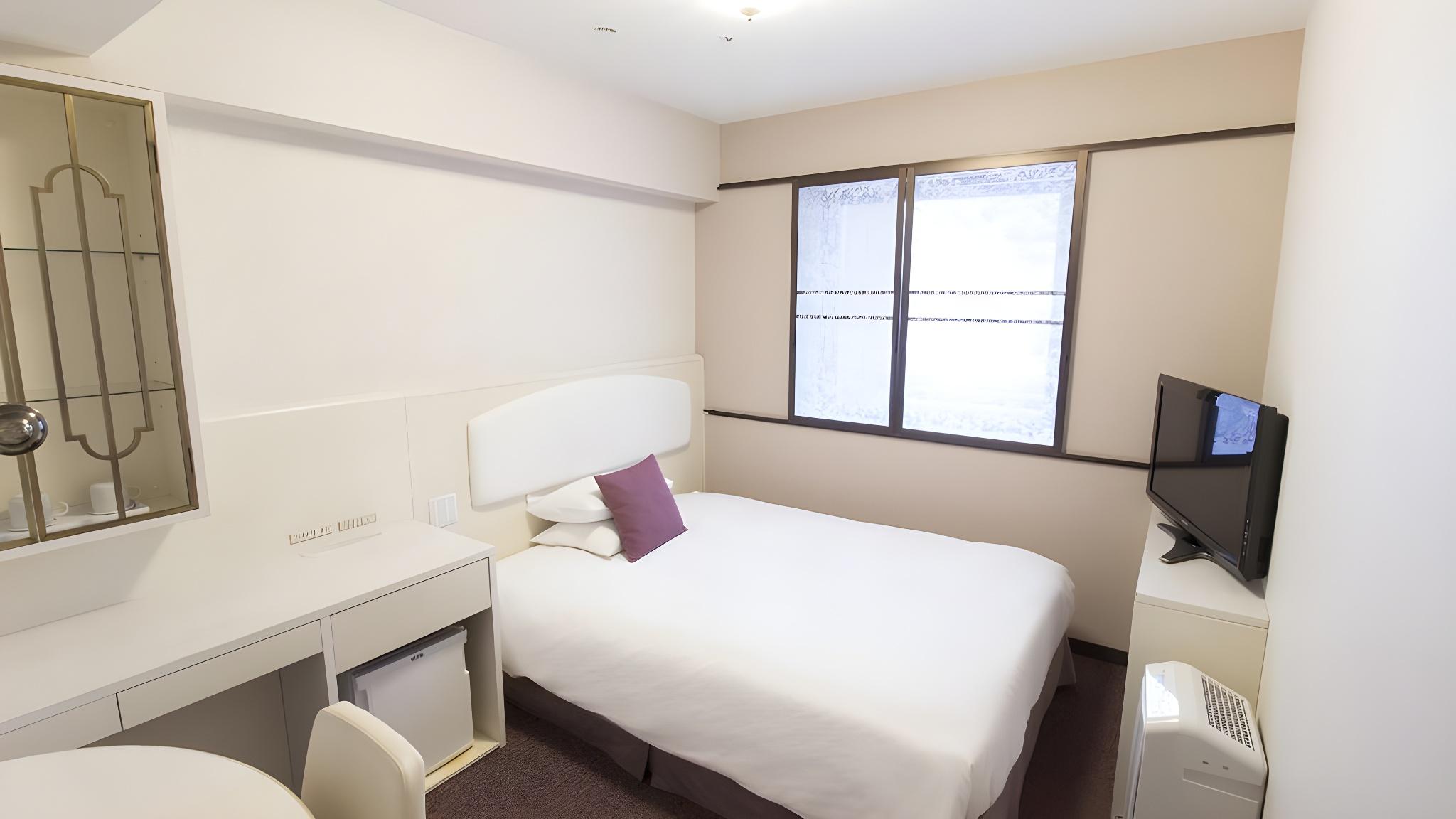 Standard, Single, Female Floor