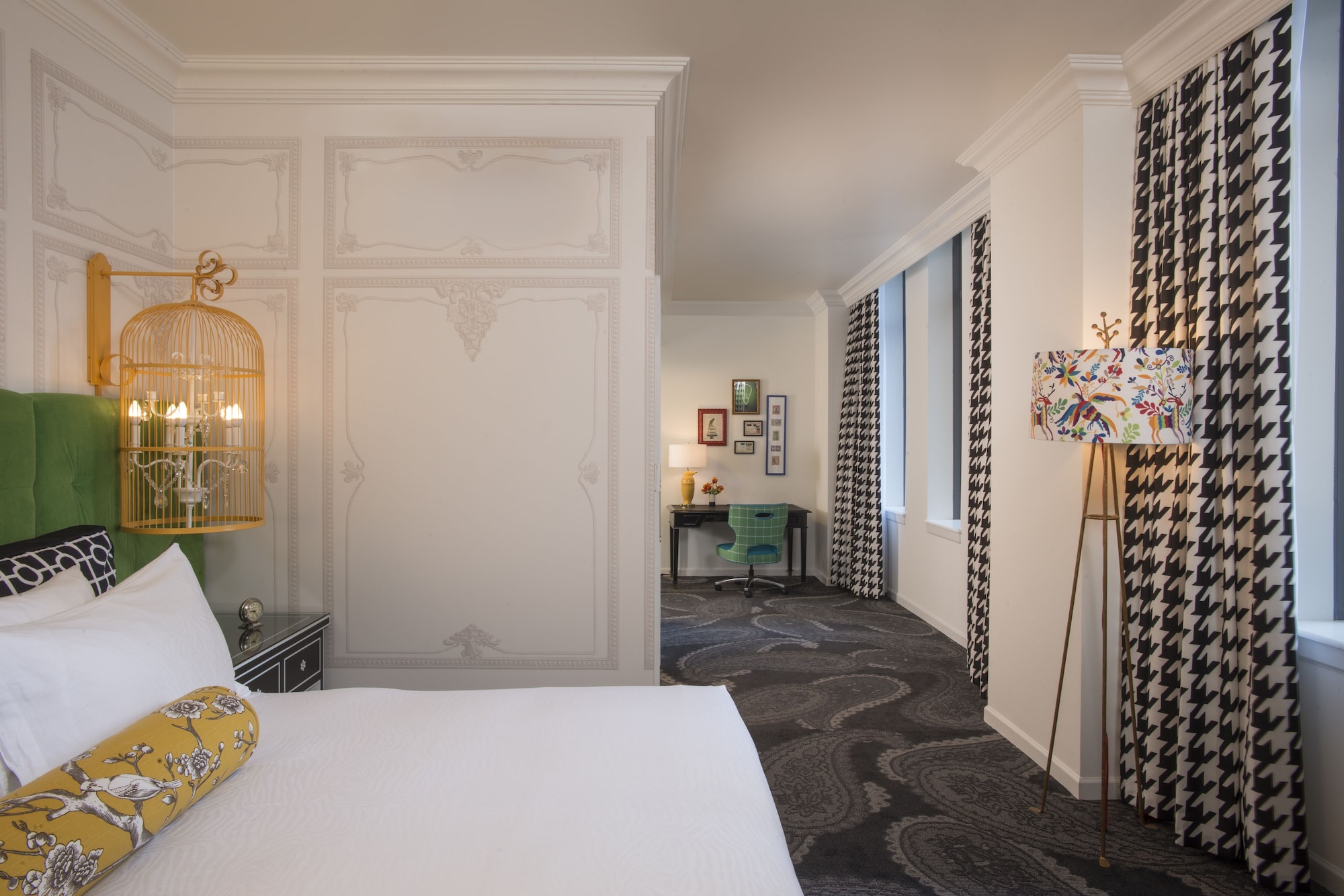 PREMIUM, KING BED, CORNER