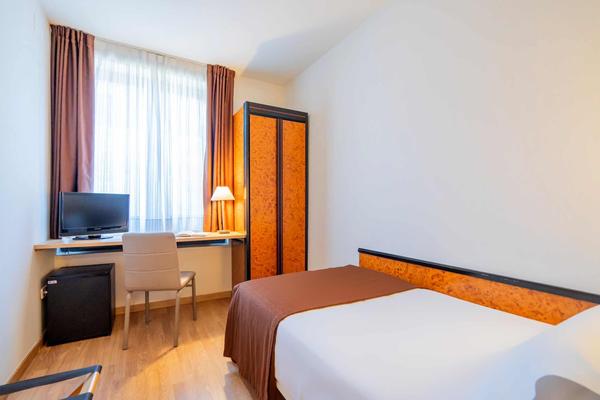 Room, Single
