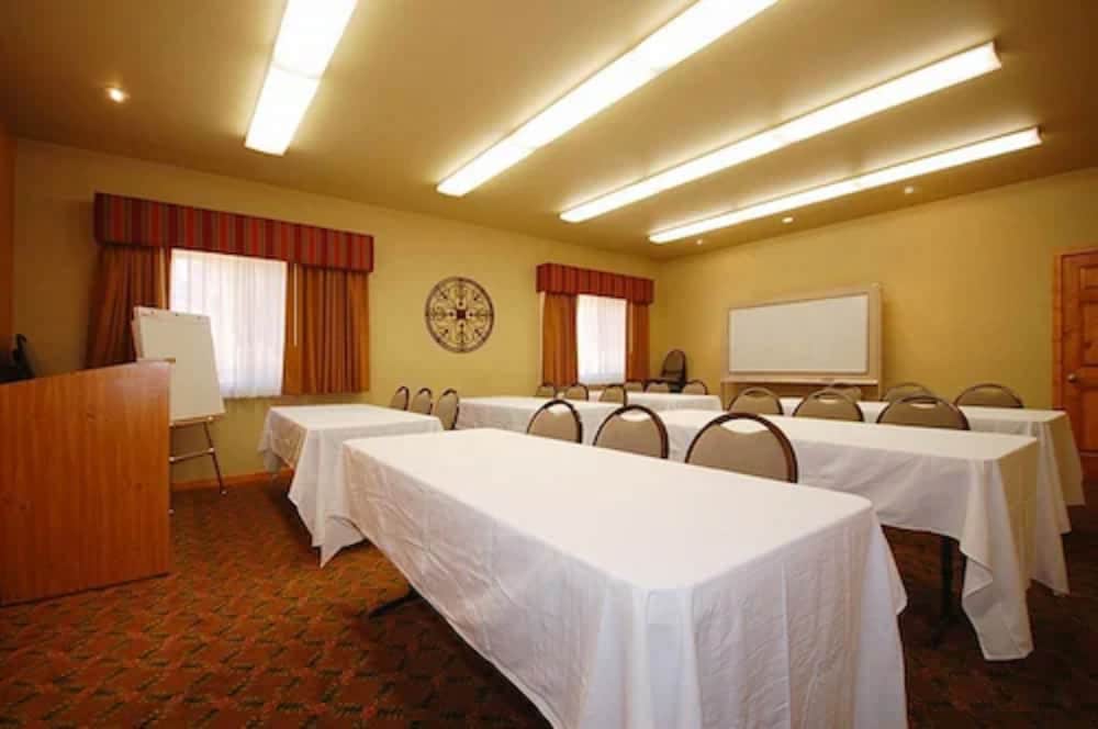Best Western Plus Hartford Lodge 16/34