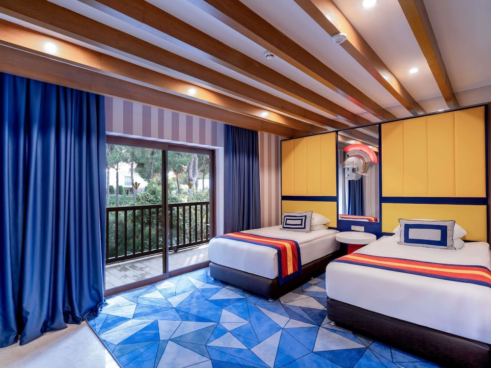 Legendary, Suite, King Bed, Garden View