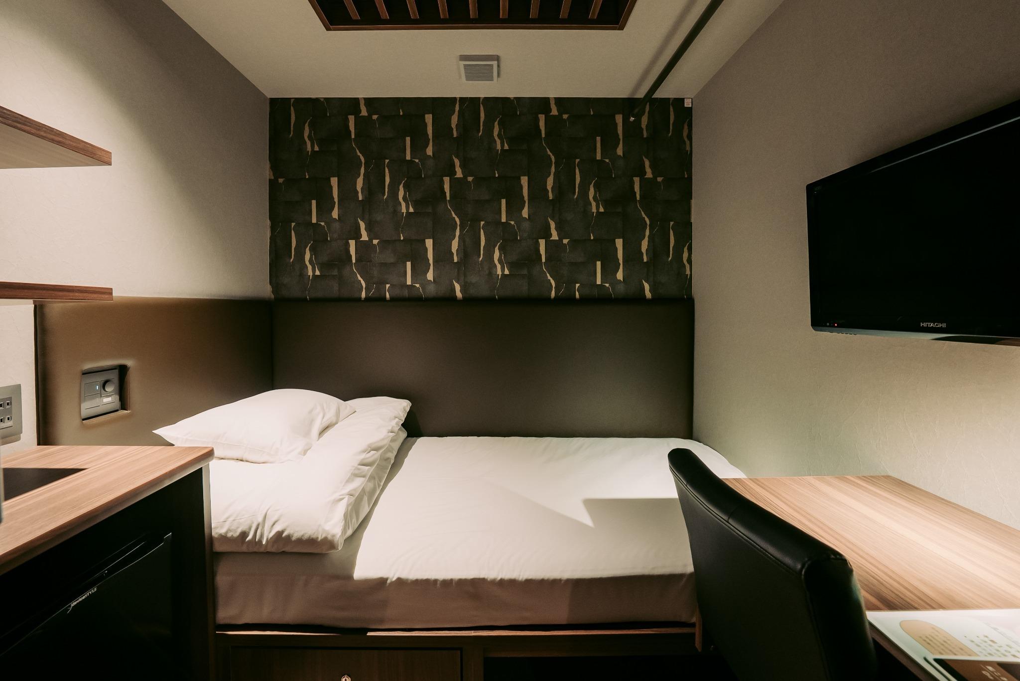 Male Only, Cabin