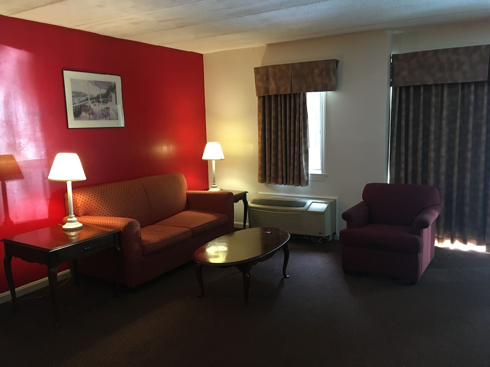 Gold Star Inn Suites 30/40