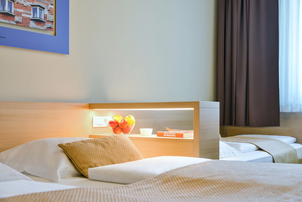 Ahotel Ljubljana 7/31