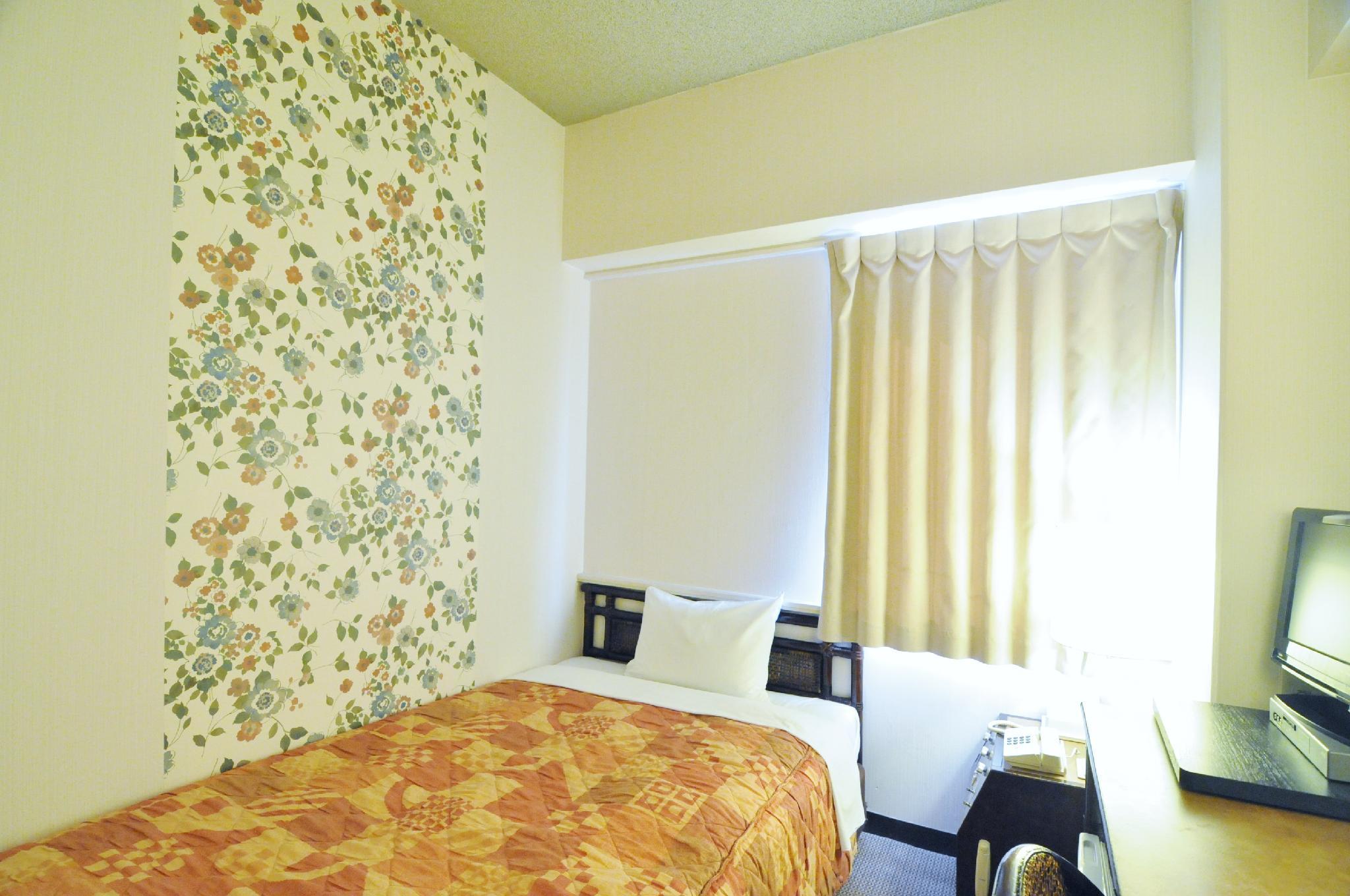 Semi Room, Standard, Single, Semi Double Bed