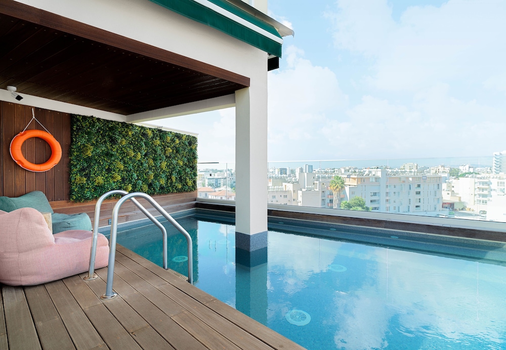 Leonardo Boutique Hotel Larnaca 38/62