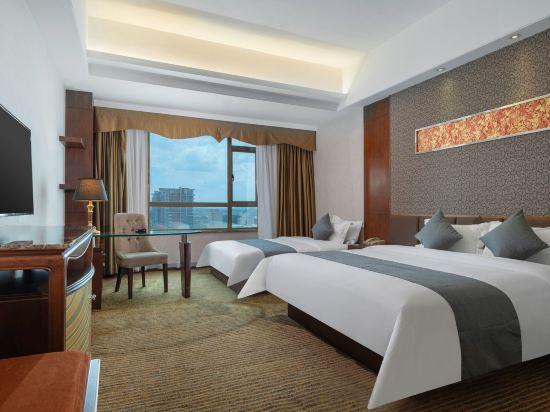 غرفة رباعية بسرير كوين وسرير مزدوج، The Clipper Hotel 2/3