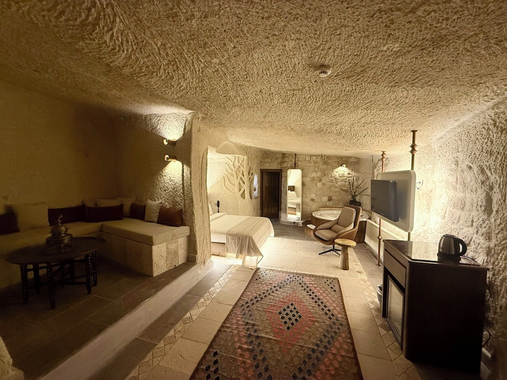 Miras Hotel 27/49