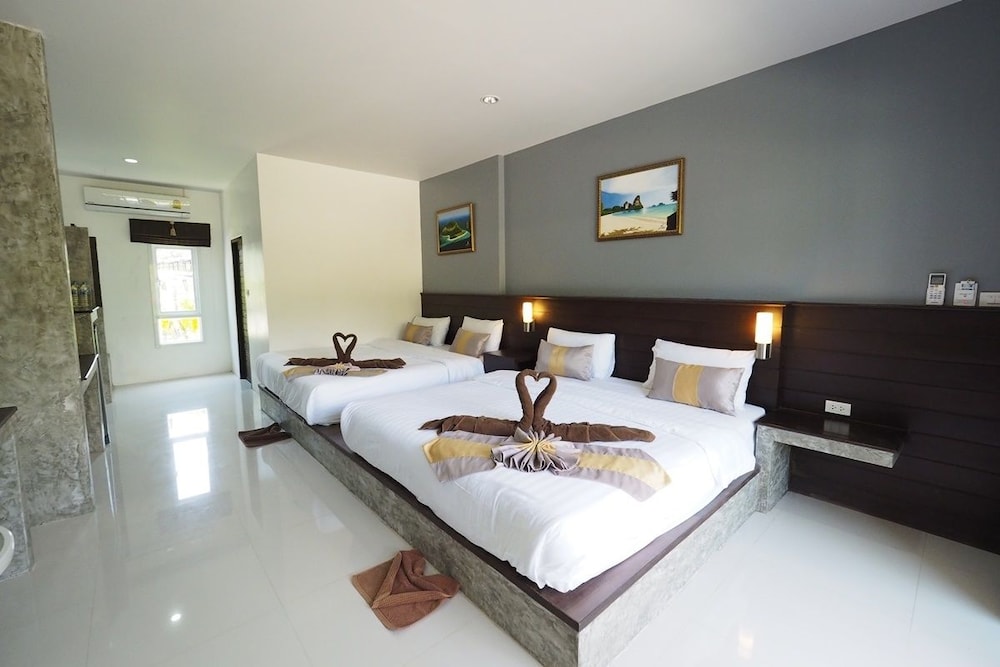 Hatzanda Lanta Resort 28/64