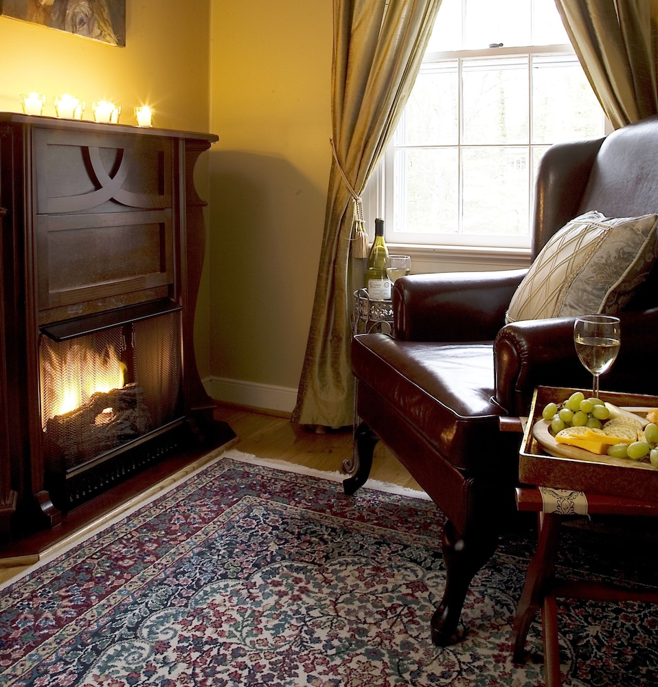 Colonial Gardens Bed & Breakfast 22/43