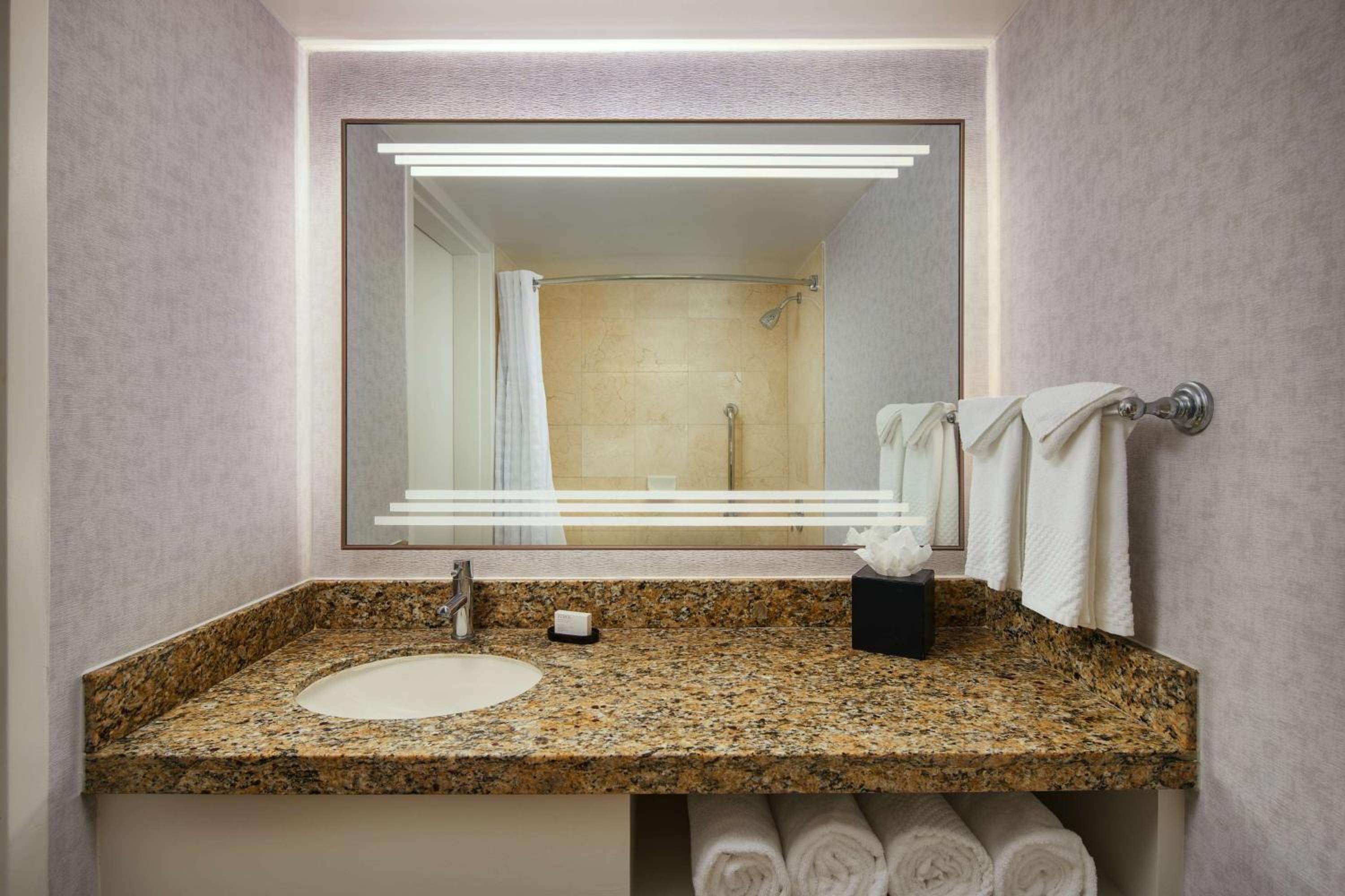 جناح ركني بسريرين كوين بشرفة، Embassy Suites by Hilton West Palm Beach Central 4/5