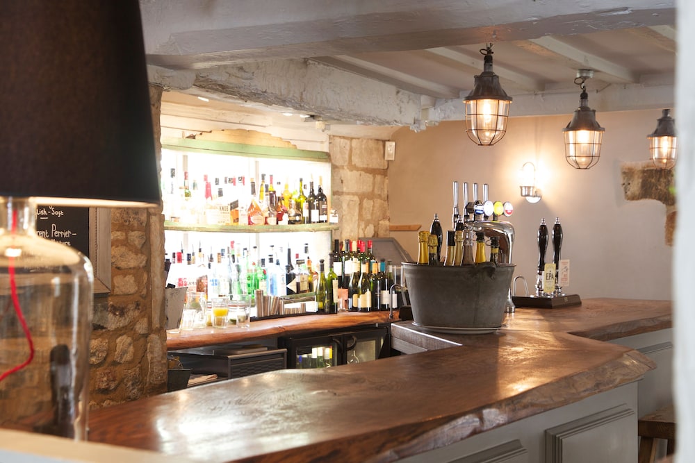 The Lion Inn 24/50