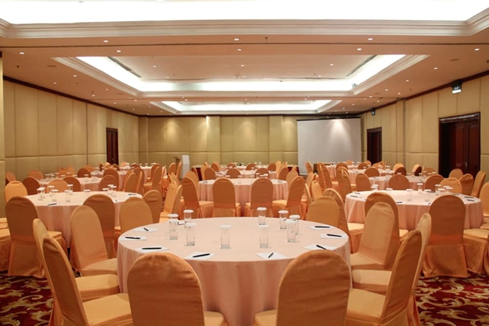 Verwood Hotel & Service Residence 36/50