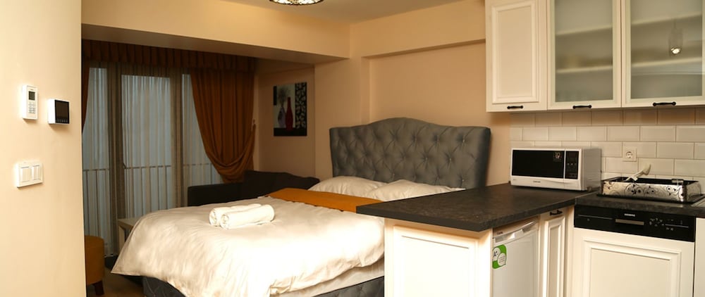 Luxx Suite 10/40