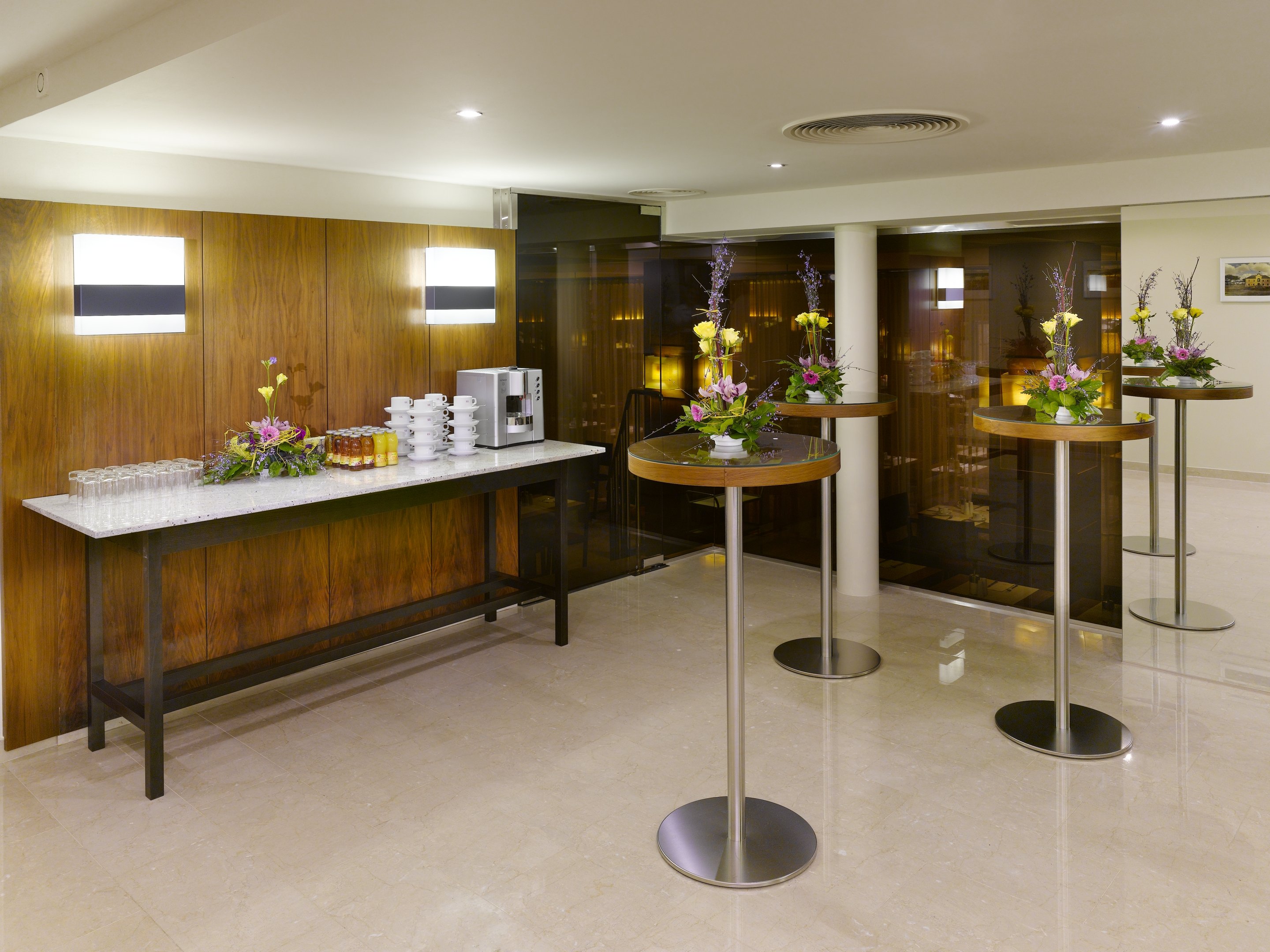 KK Hotel Opera 6/58