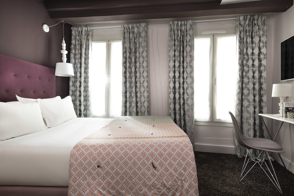 HOTEL MARAIS HOME(Formerly Ho Marais) 11/68