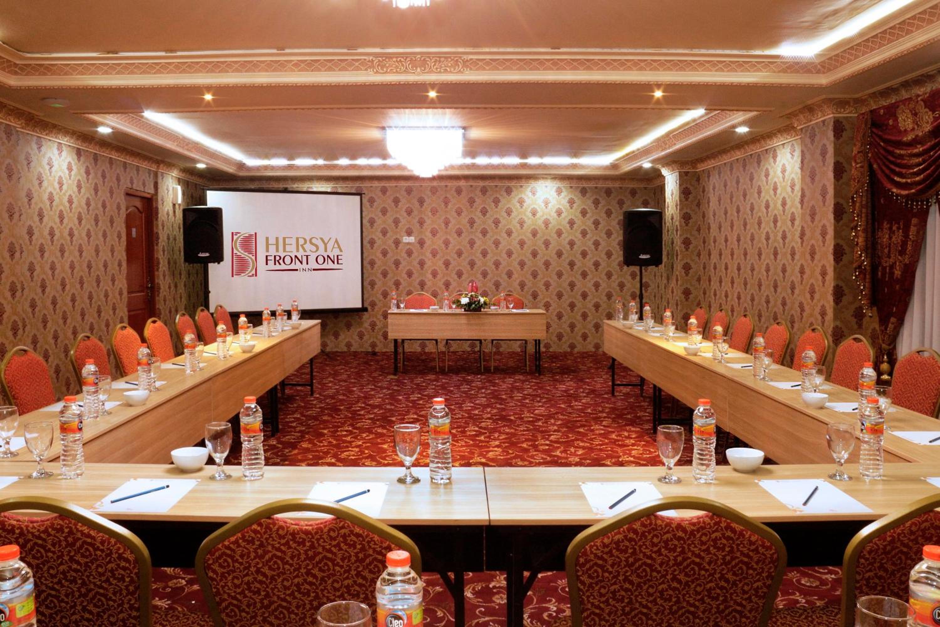 Hersya Front One Inn Surabaya 24/29