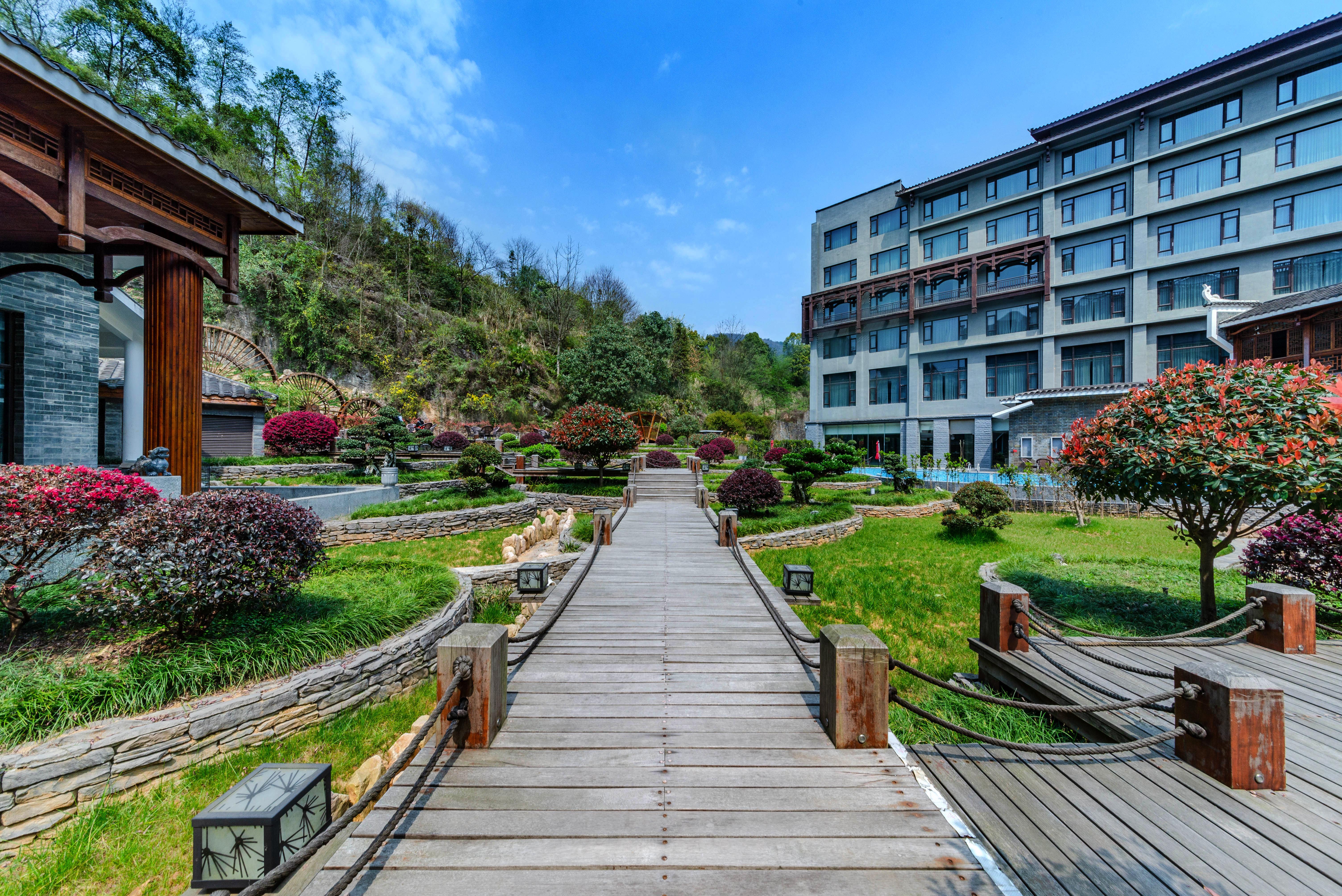 Howard Johnson Neodalle Resort Zhangjiajie 48/50