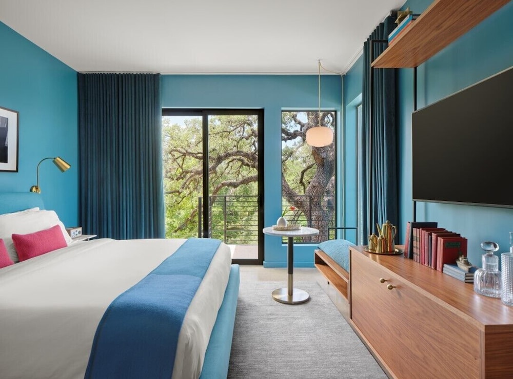 The Ruby Hotel 23/58