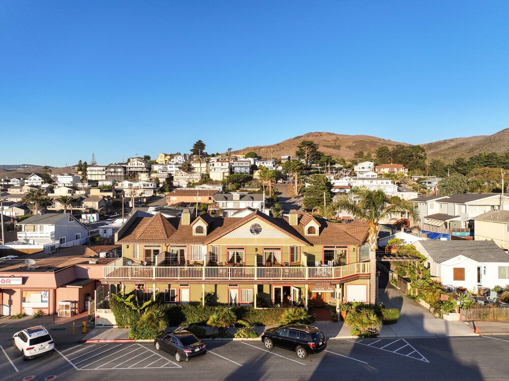 Cayucos Sunset Inn Bed and Breakfast 3/50