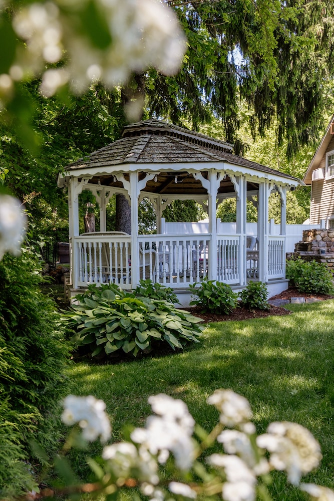 Westbrook Inn Bed and Breakfast 63/74