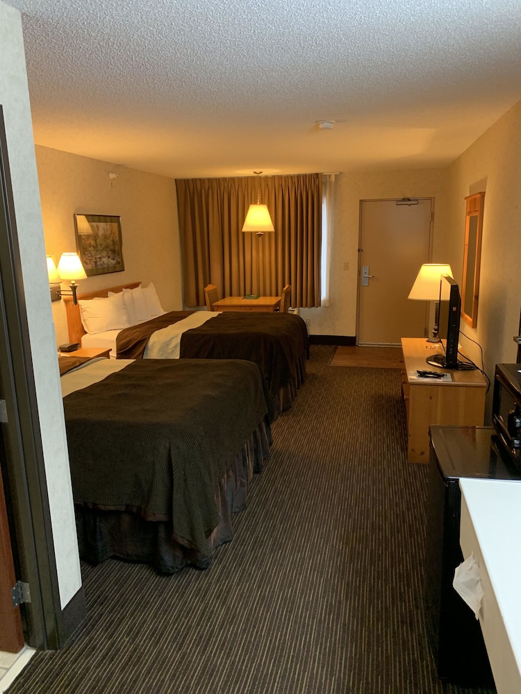 Kelly Inn & Suites Mitchell South Dakota 21/39