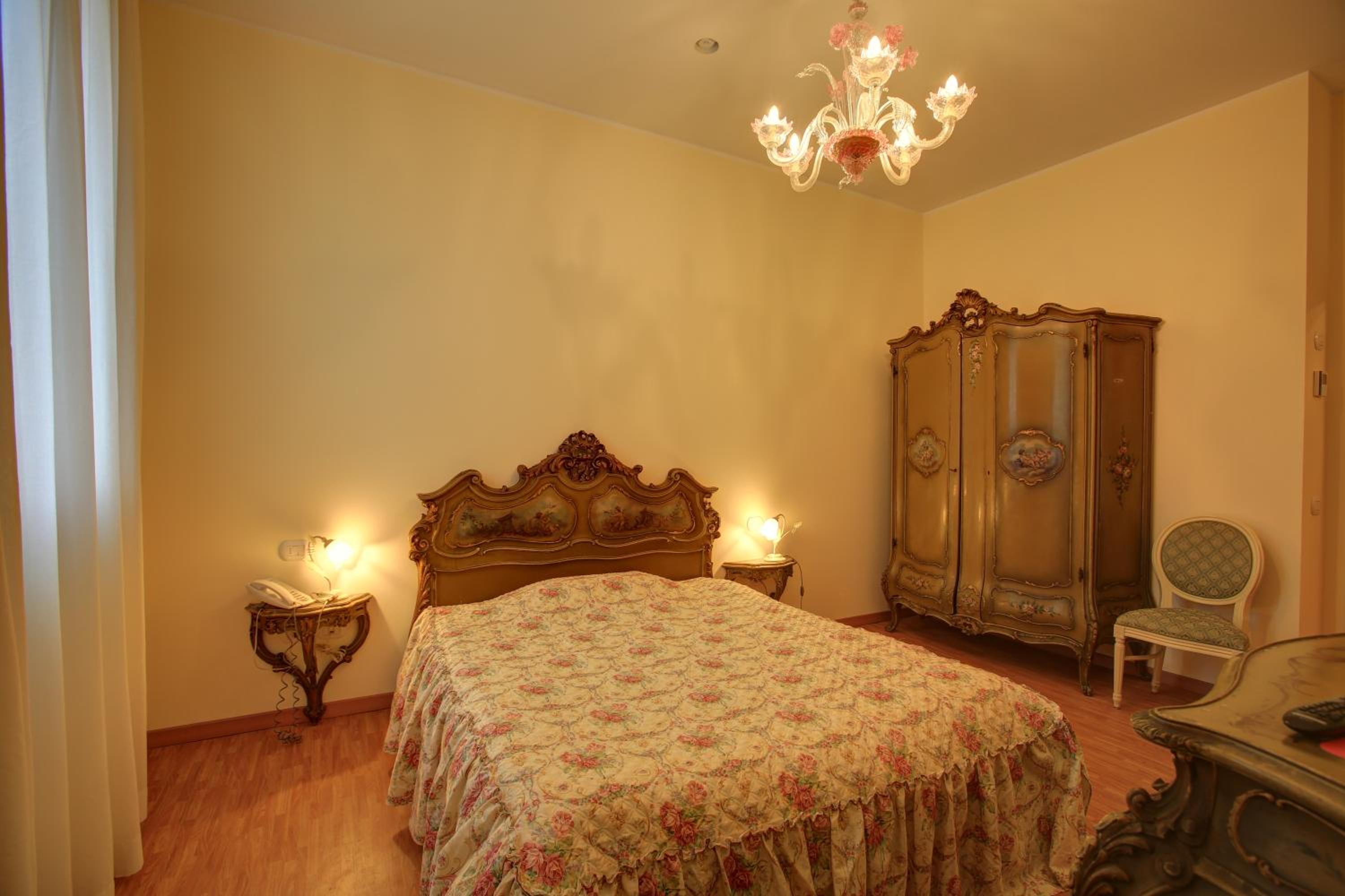 غرفة ديلوكس بسرير كينج، Villa Braida 5/7