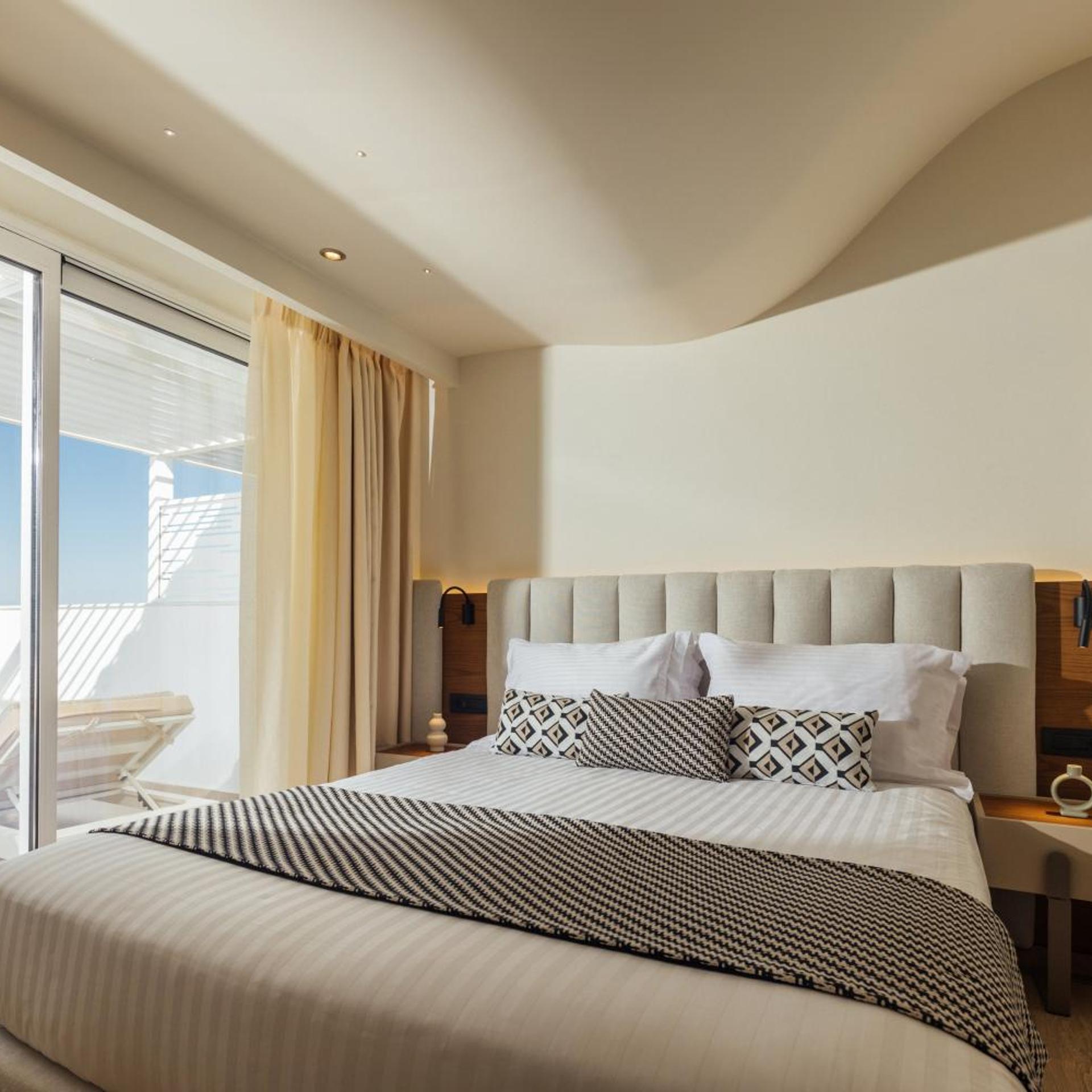 PREMIUM, SUITE, PANORAMIC SEA VIEW