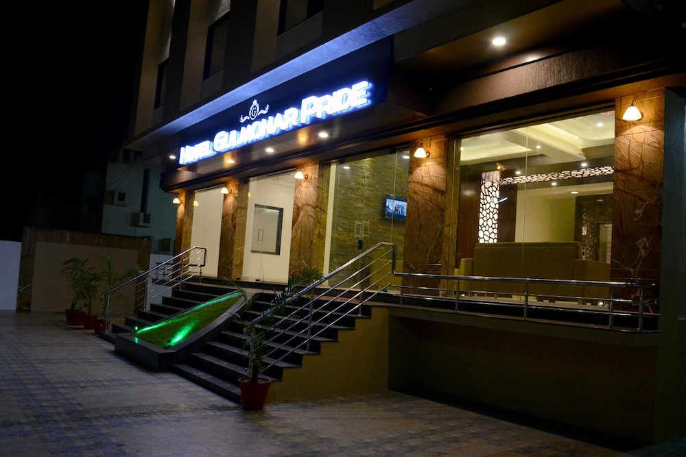 HOTEL GULMOHAR PRIDE 29/31