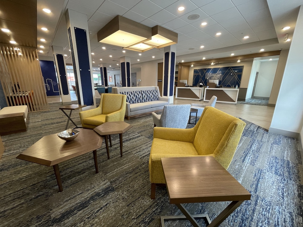 Holiday Inn Express & Suites Ft. Smith Airport, an IHG Hotel 56/75