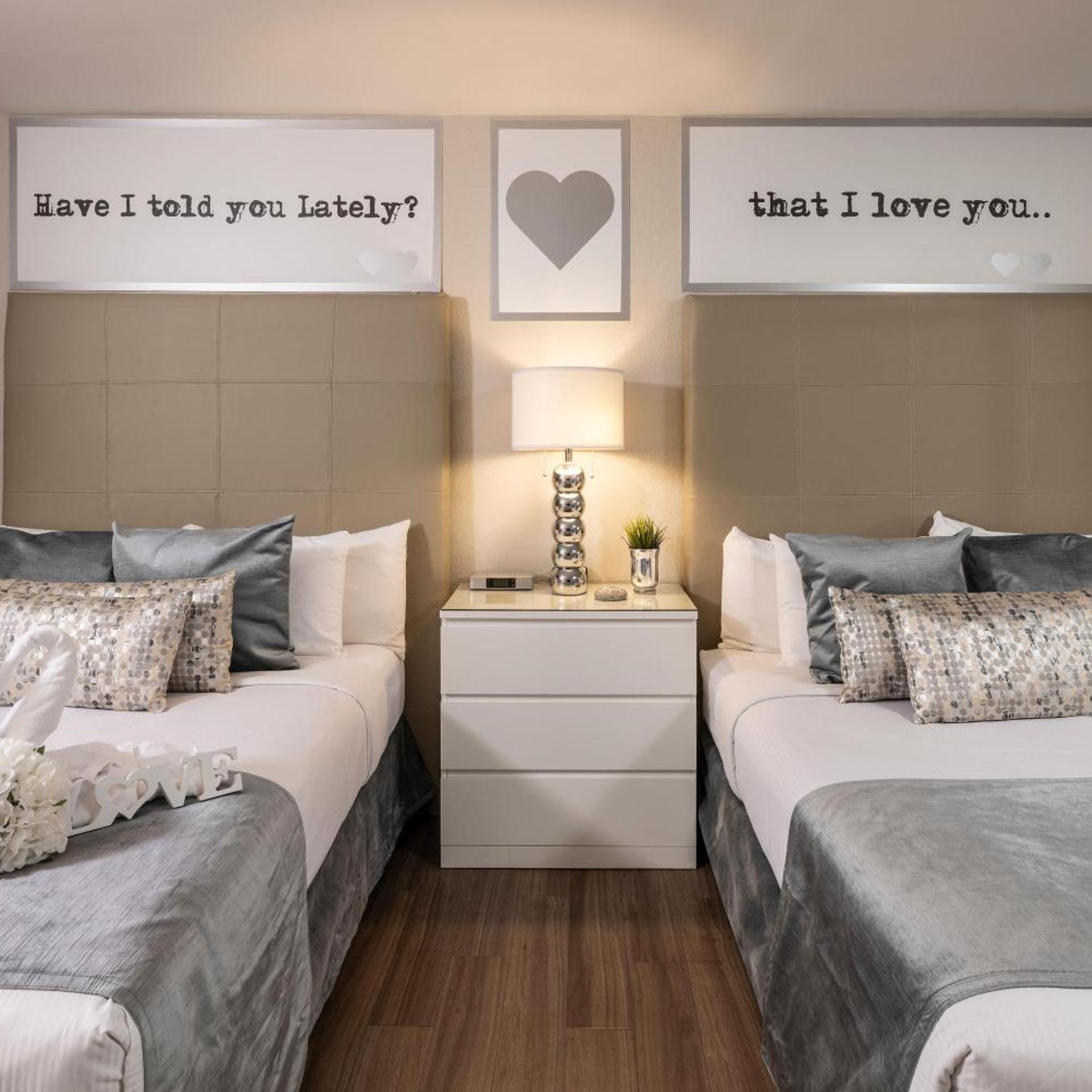 PRESIDENTIAL, SUITE, 2 QUEEN BEDS