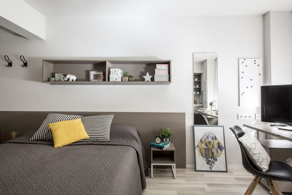Student Residence Claudio Coello 20/44