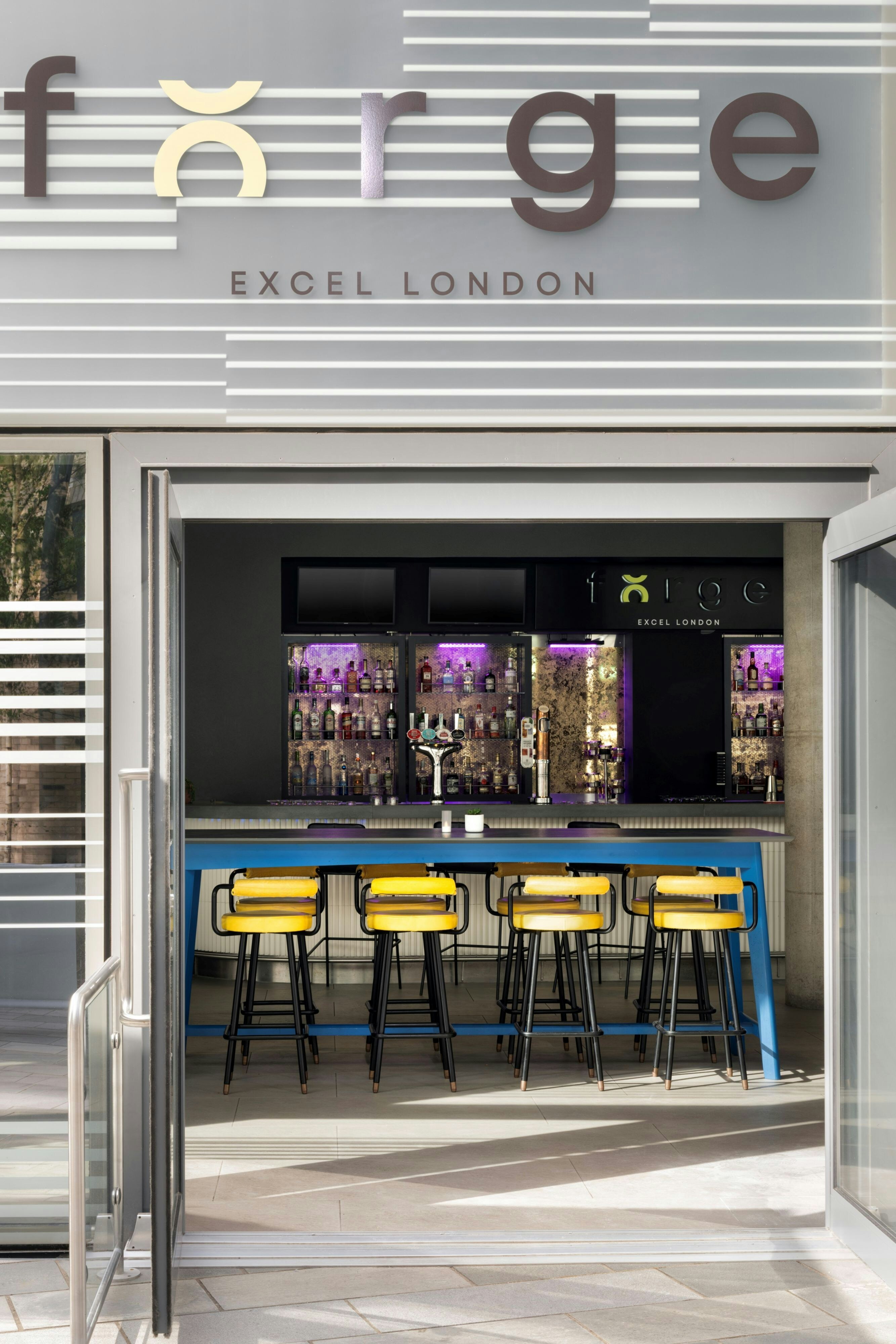 Aloft London Excel 64/80