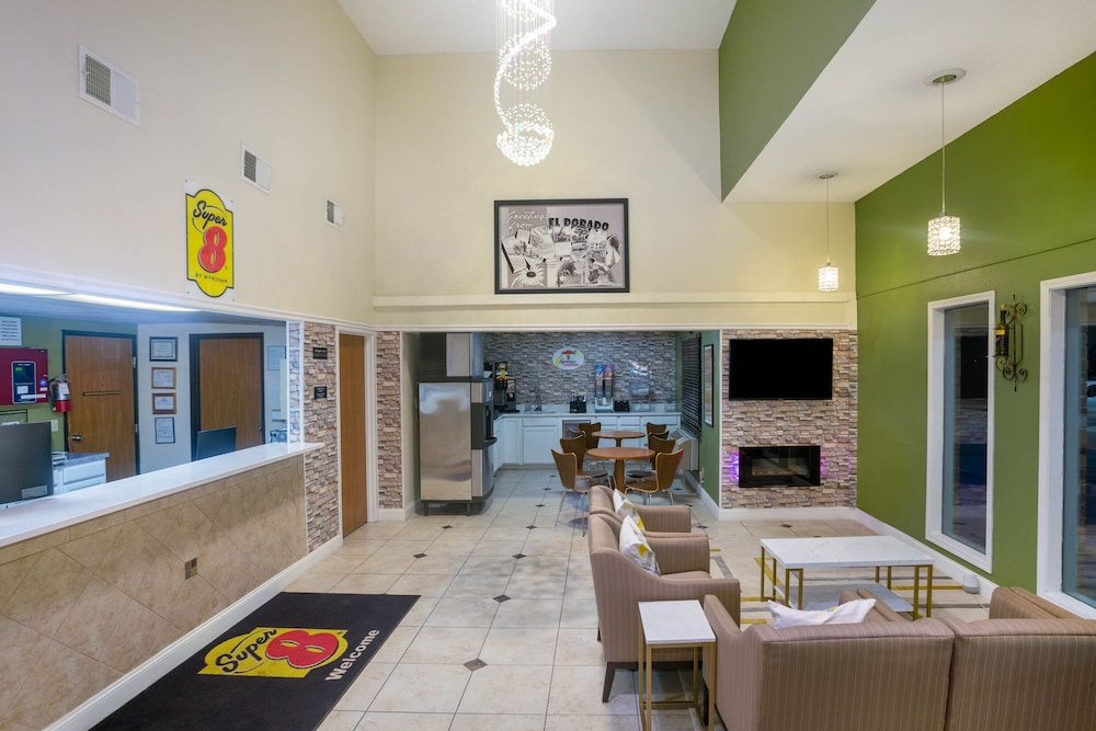 Super 8 By Wyndham El Dorado 28/32