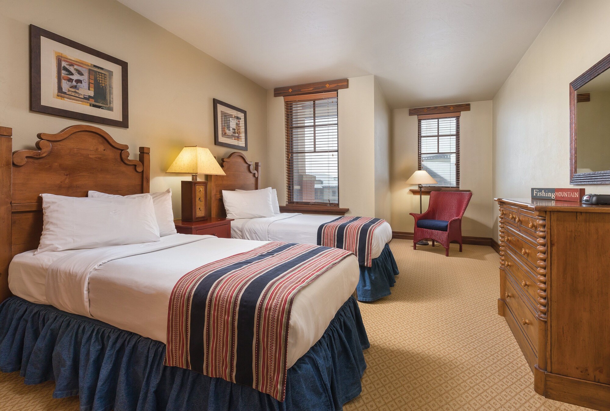 2 BEDROOMS, CONDO, DELUXE