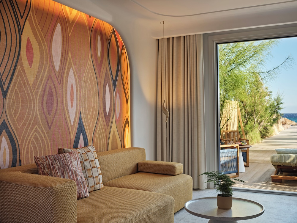 Myconian Sunrise Relais & Chateaux Hotel 70/86