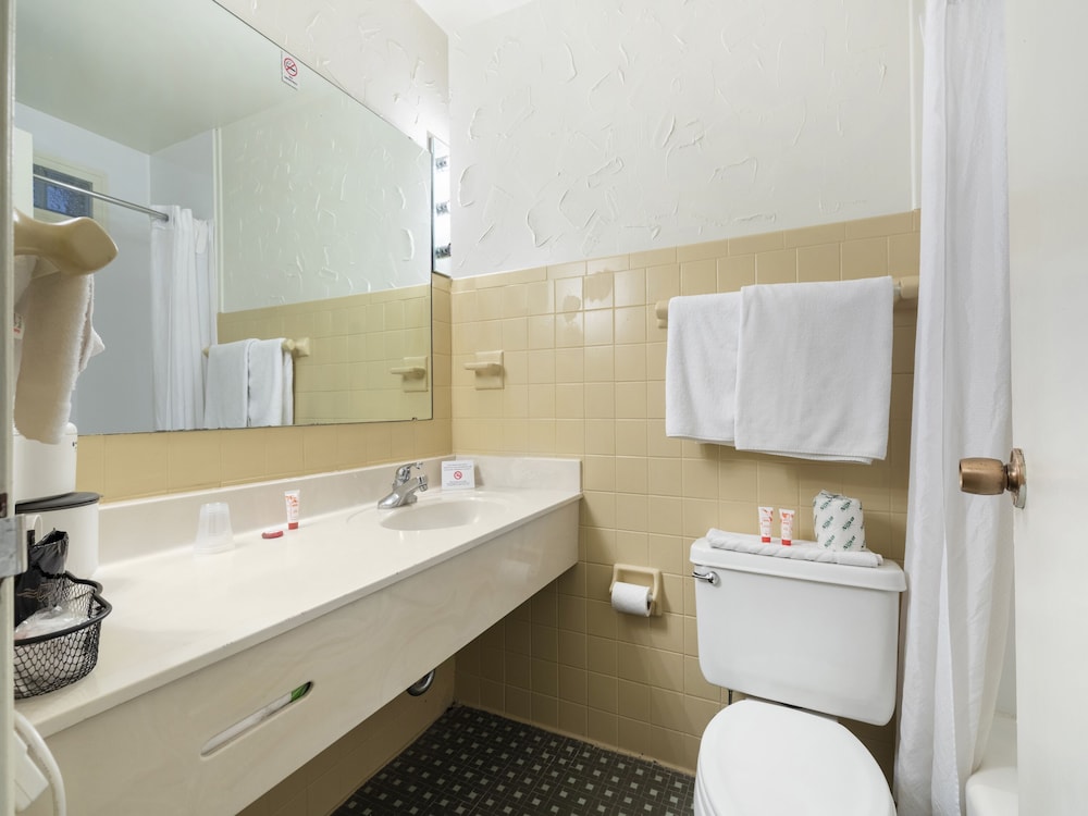 Americas Best Value Inn Springfield - Mansion View 46/47