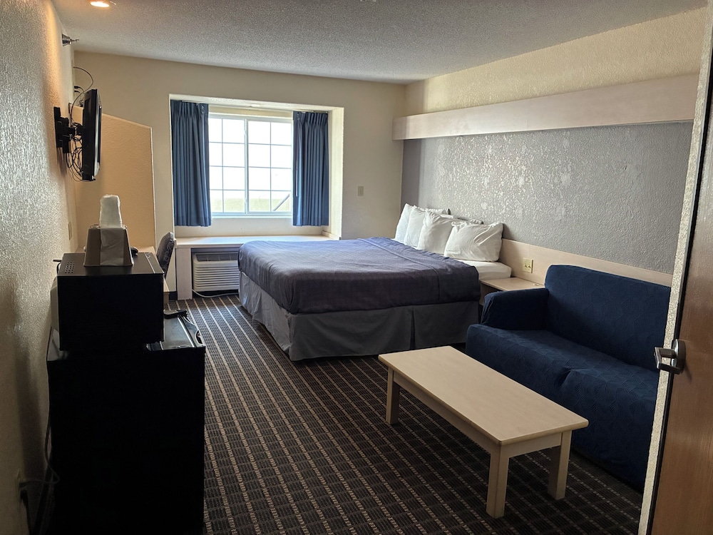 غرفة ديلوكس مفردة بسرير كينج، Travelodge by Wyndham Chadron 3/8