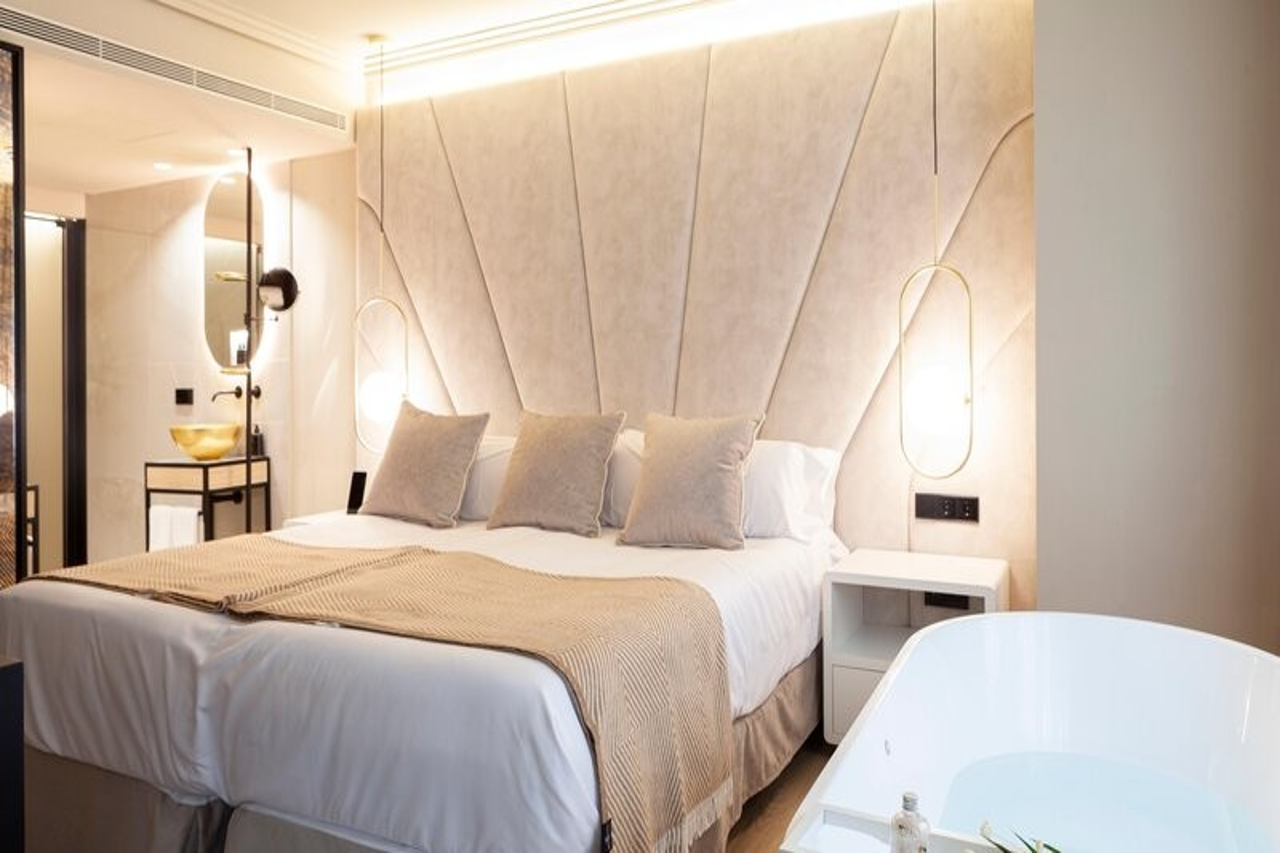 Nivia Born Boutique Hotel 12/36