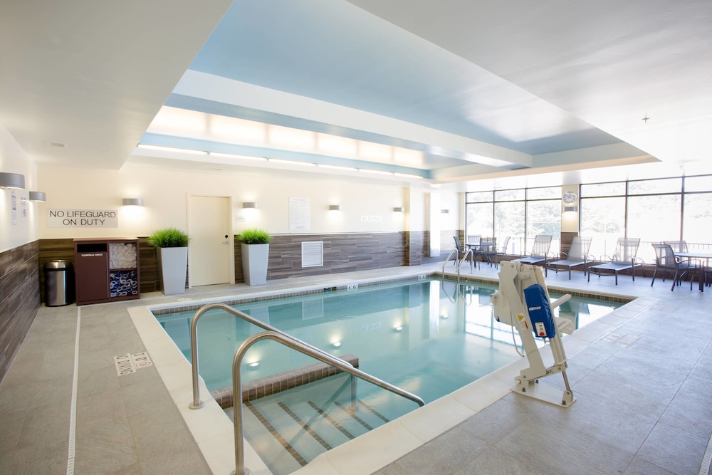 Fairfield Inn Suites Decorah 13/31