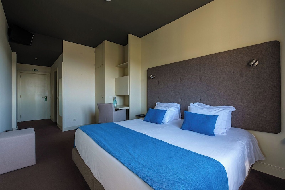 PREMIUM, TWIN BEDS