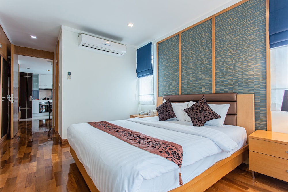 1 BEDROOM SUITE