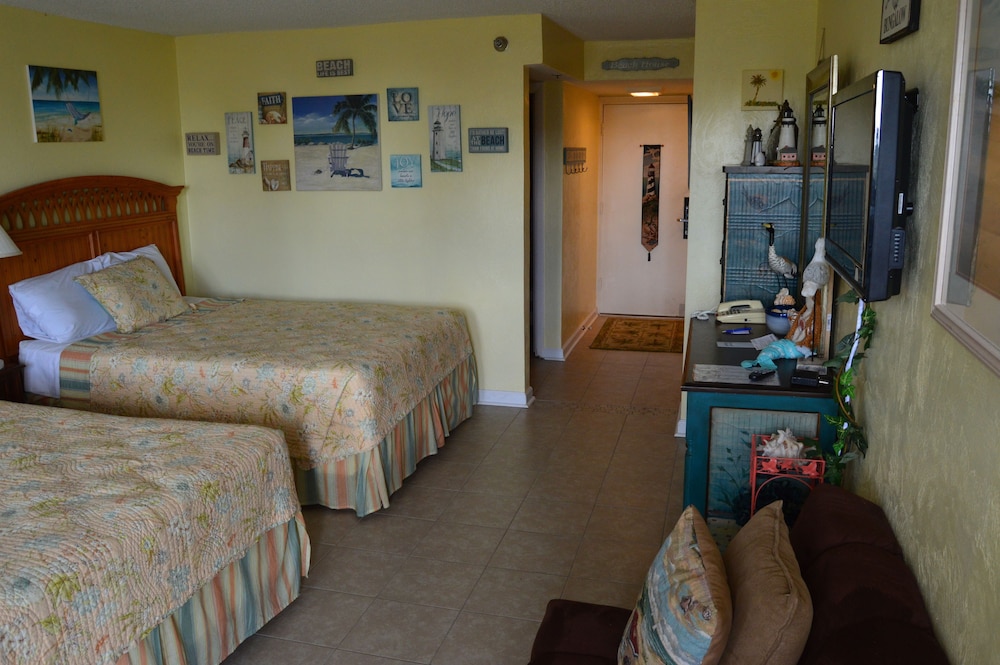 Fountain Beach Resort 18/36