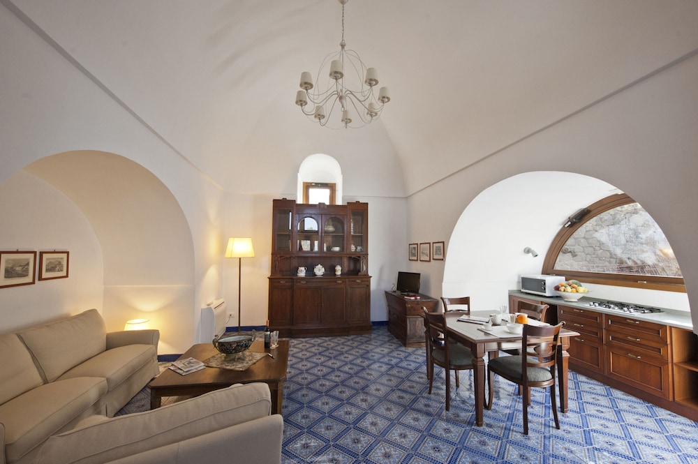 Resort Acropoli 17/39
