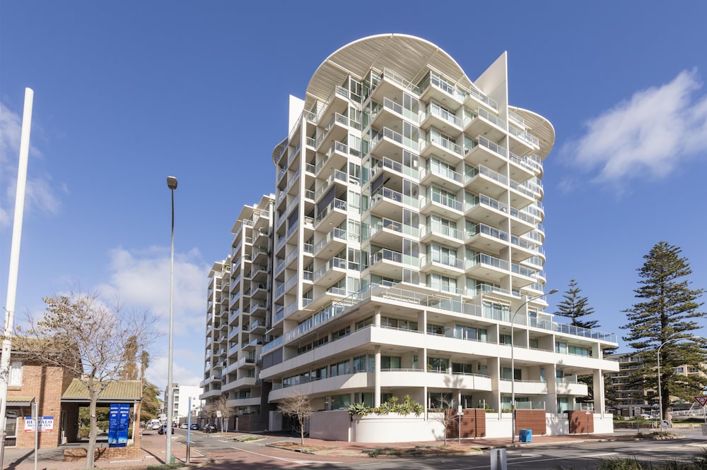 Oaks Glenelg Liberty Suites، أديليد 2/80
