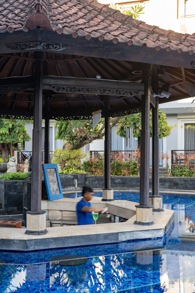 Kuta Beach Club Hotel 30/57