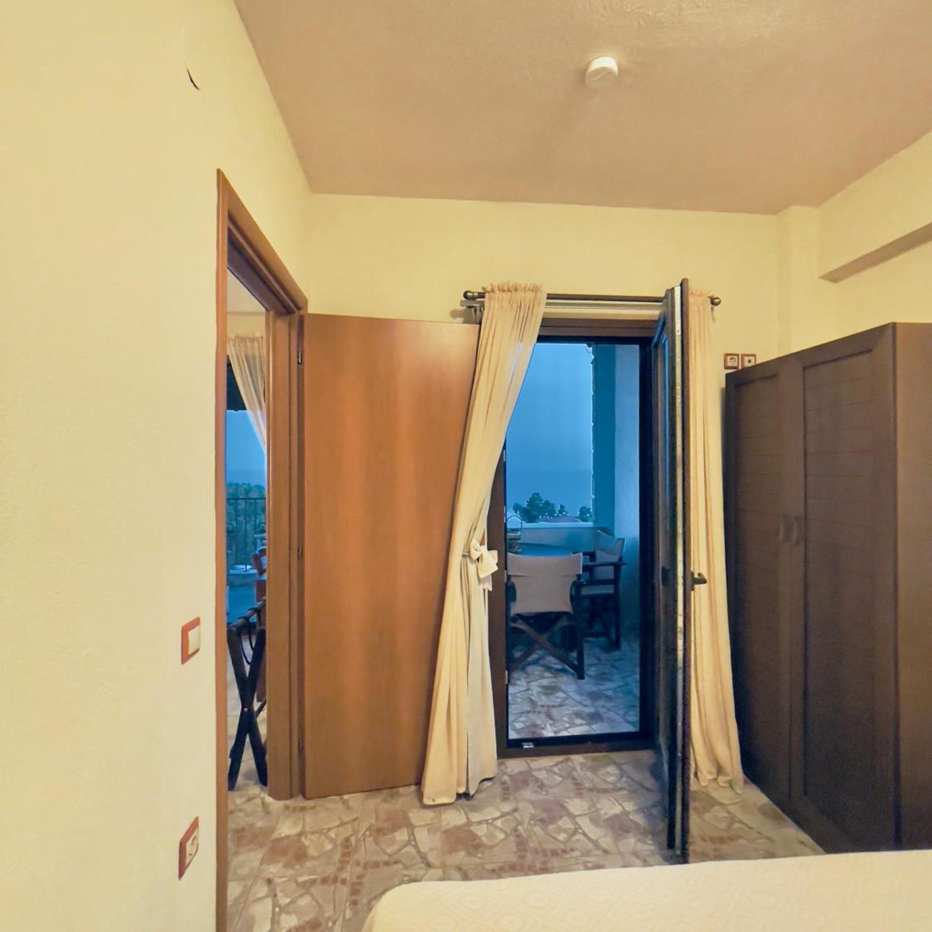 Palamidi Hotel 71/100